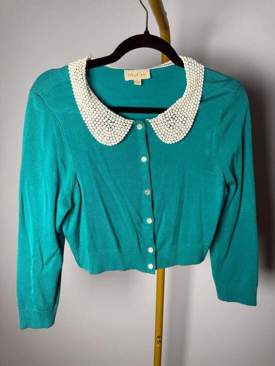ModCloth Sweaters - ModCloth Crop Cardigan Size L Teal Crochet Collar Sweater